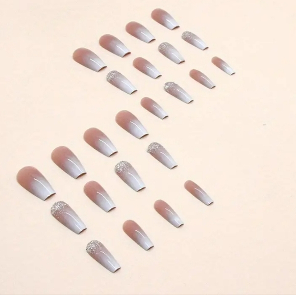 24 Pieces Fake press on nails - Picture 2 of 5